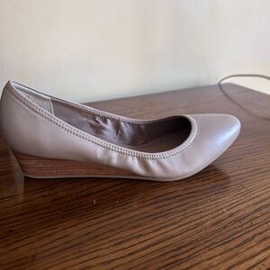 Susina nude leather wedge 7.5